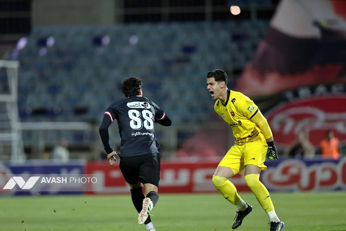 لیگ برتر فوتبال - تراکتور و پرسپولیس