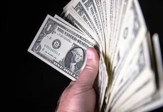 اعلام قیمت ارزها در بازار؛ دلار ۱۱۴ هزار و ۵۲۰ تومان!