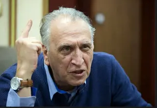 واکنش تند احمد نجفی به سکوت برخی هنرمندان