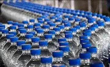قیمت ۳۰۰ سیسی آب معدنی بیش از ۶ برابر یک لیتر بنزین سهمیهای!