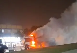مهار آتش‌سوزی تانکر گاز در غرب زاهدان