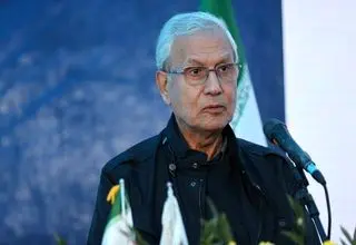 شب‌ها از غصه اتفاقات اخیر نمی‌خوابم؛ پرچم به دست دشمن نمی‌دهیم