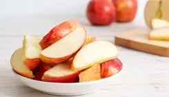 سیب را قبل خواب بخوریم یا خیر؟