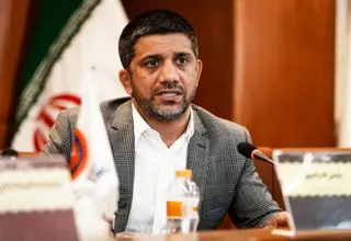 دبیر: آقای پهلوی! عرضه ایستادگی نداشتی اما ما داریم
