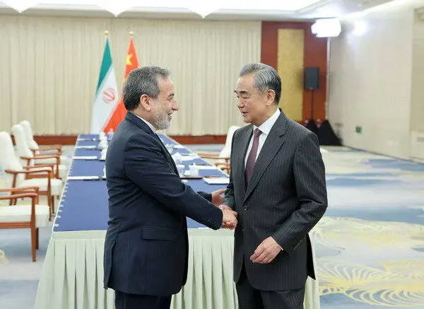وانگ یی: چین به حمایت از ایران ادامه میدهد