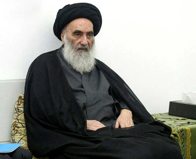 اهدای انگشتر آیتالله سیستانی به کودک مجروح لبنانی