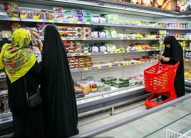 گشت‌وگذار در شهر؛ قفسه‌ها پر است و نان هنوز داغ از تنور بیرون می‌آید!