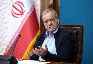 رئیس جمهور: زنان ایران توان ایستادن بر قله‌های جهان را دارند