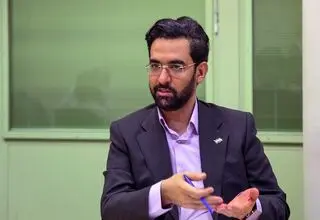 واکنش آذری جهرمی به کم کردن ساعات کار کارکنان دولت 