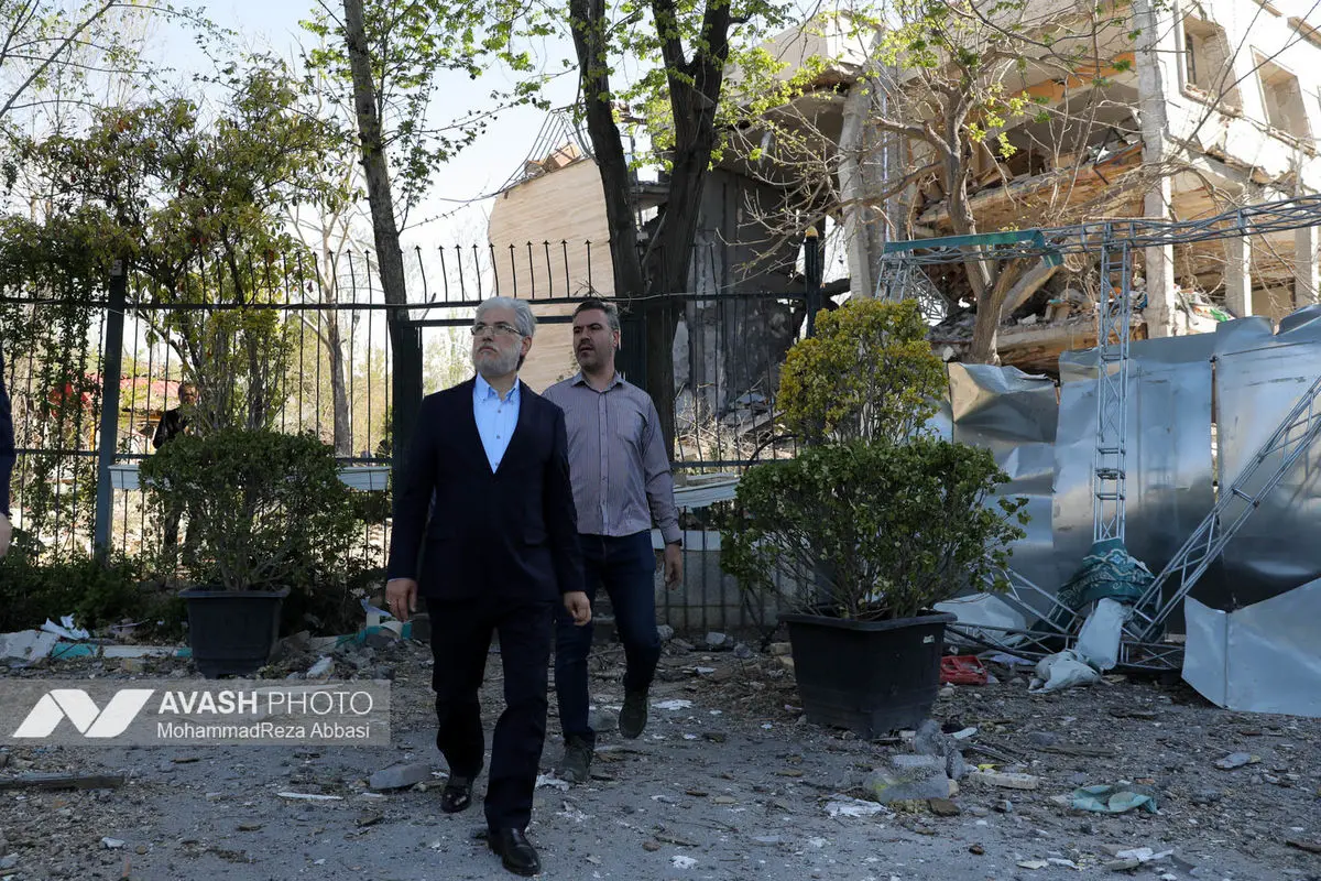 بازدید وزیر علوم از پژوهشکده هوا فضای سپاه