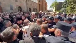 درگیری بین پلیس ارمنستان با کشیش‌ها