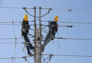 در سال جاری صنعت در اولویت قطع برق قرار نگیرد