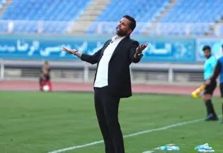 نیکبخت واحدی: استقلال شده گوشت قربانی!