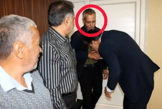کارگر فداکار شهرداری ساوه راننده را از دل آتش نجات داد