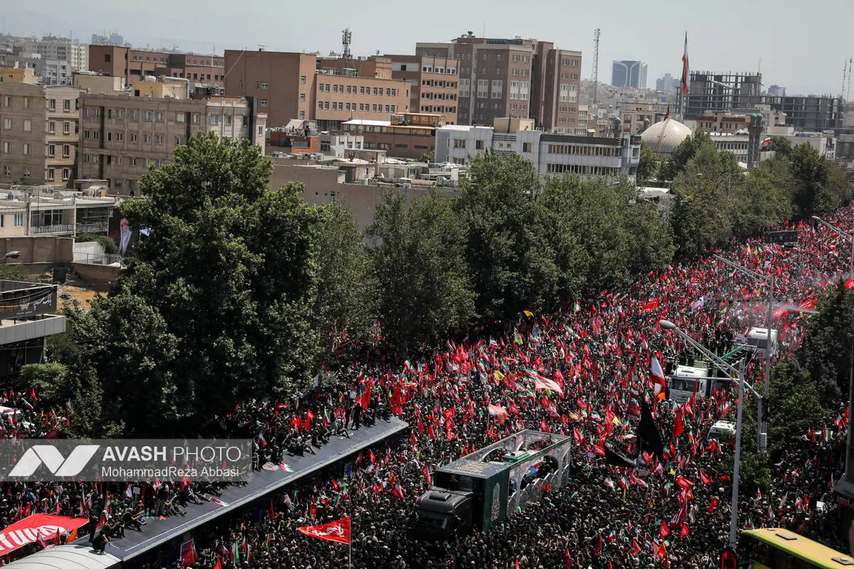 مراسم تشییع پیکر مطهر رهبر شهید انقلاب در تهران - ۲