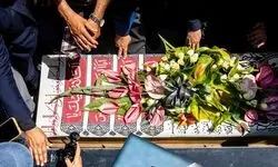 مادر اکبر عبدی: روح پسرم را شاد کردید