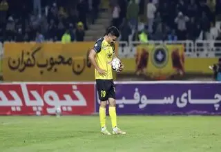 روزهای دشوار نورافکن؛ از کارت زرد تا قرمز چند دقیقه فاصله بود