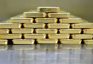عبور قیمت هر اونس طلا در معاملات روز پنجشنبه از ۴۲۰۰ دلار 