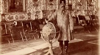 عکسی کمیاب از ناصرالدین شاه قاجار در تالار آینه کاخ گلستان

