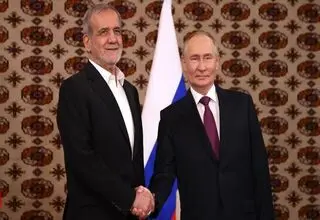 کرملین: پوتین و پزشکیان بر مشارکت راهبردی میان دو کشور تأکید کردن