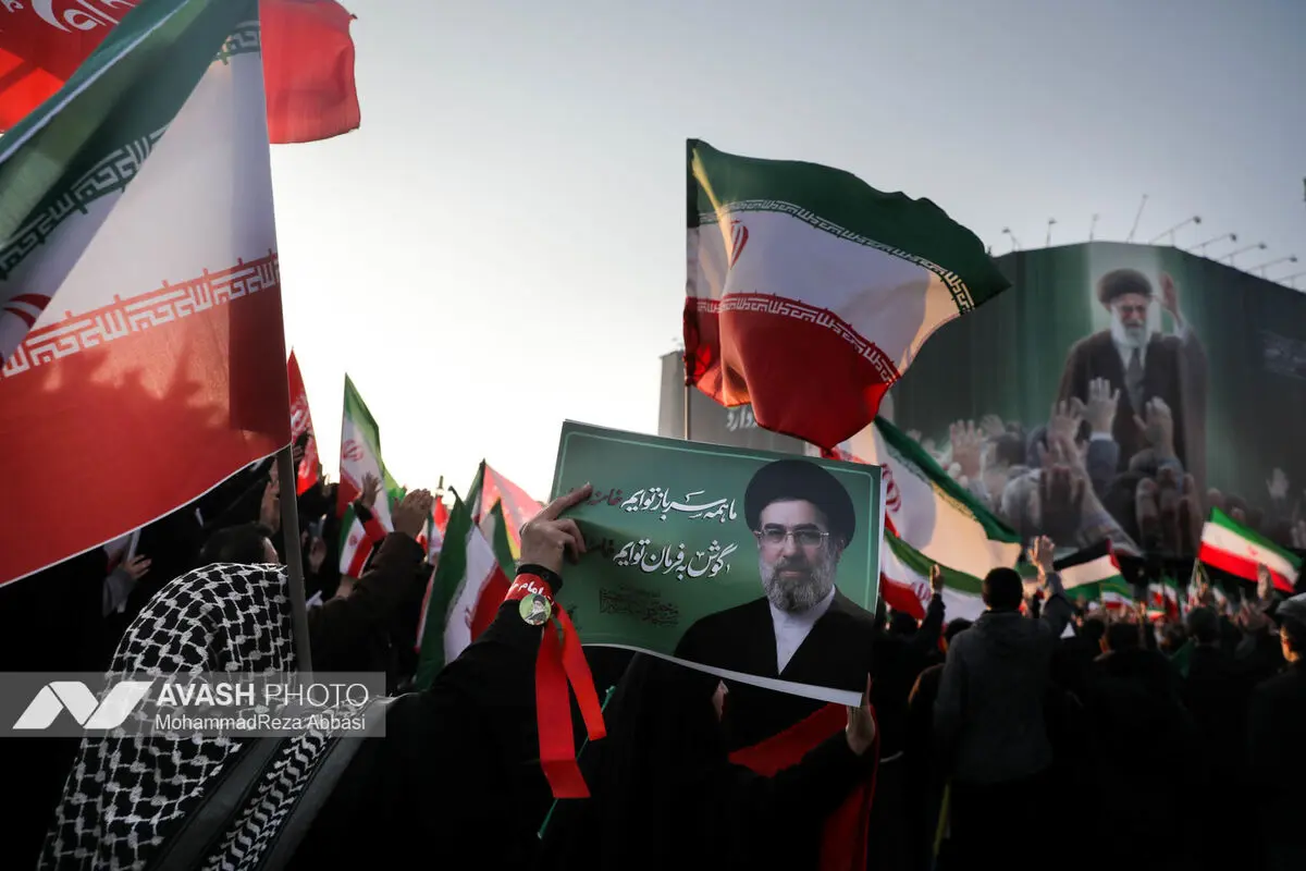 مراسم بیعت با سومین رهبر انقلاب اسلامی در تهران
