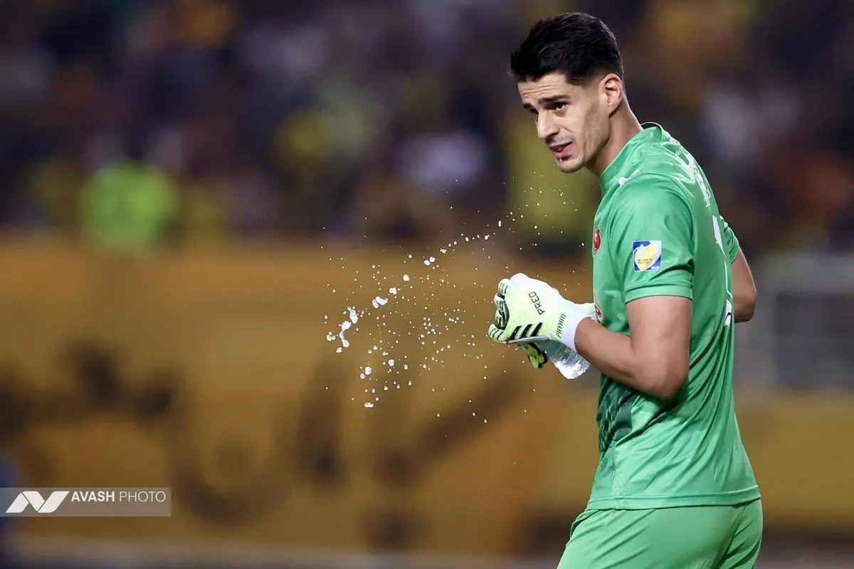 دیدار تیم های فوتبال سپاهان اصفهان و پرسپولیس تهران
