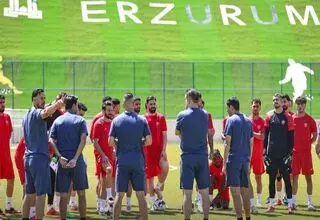 مربی جدید پرسپولیس وارد تهران شد