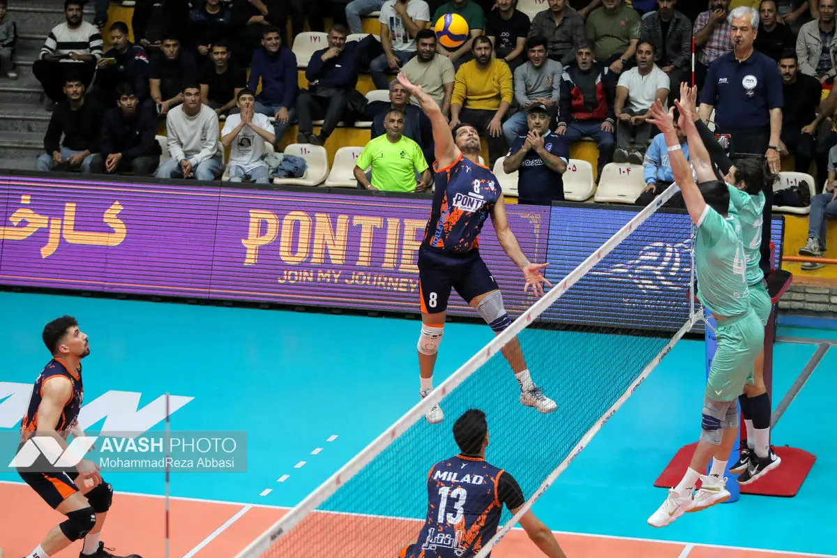 دیدار تیم های والیبال پیکان تهران و سایپا تهران