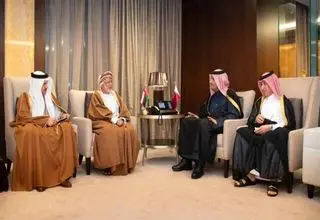 گفت‌وگوی تلفنی وزیران خارجه قطر و عمان درباره مذاکرات اسلام‌آباد
