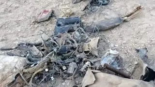 فیلم کشف پژو با جمجمه و اسکلت انسان پس از ۱۵ سال در حوالی اهواز / از زیر زمین بیرون کشیده شد