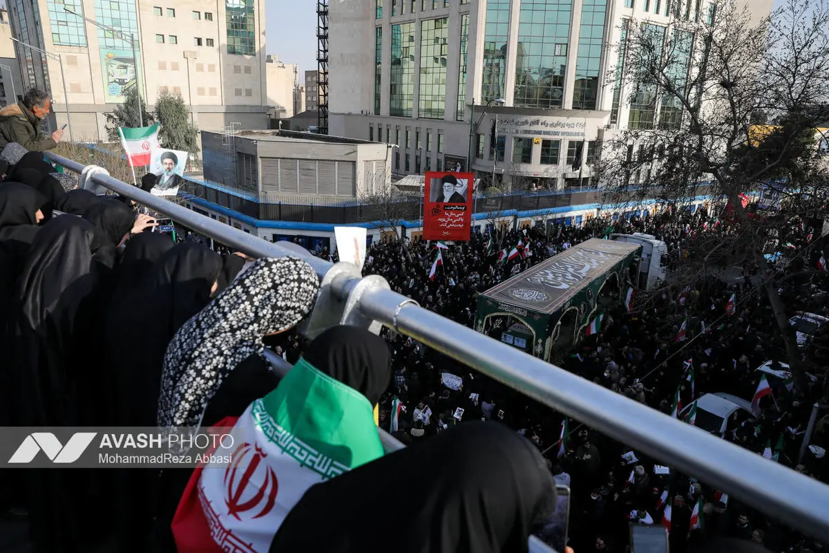 تشییع پیکر ۳۵ شهید جنگ رمضان در تهران -۲