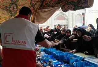 تأمین و ارسال دارو برای درمان زائران اربعین در خاک عراق