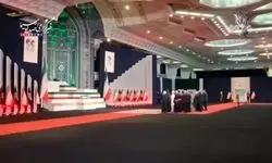 وداع سردار سید مجید موسوی با پیکر امام شهید انقلاب/ عکس