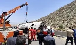 جدیدترین خبر از حادثه واژگونی اتوبوس در فارس/ ۲۱ نفر همچنان بستری هستند