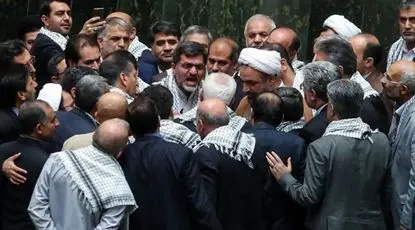 مردم زیر بار بحران خمیده شدند و پایداری‌ها از حجاب، جن و حمام گفتند