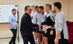 وقتی یک مدیر برنامه، فوتبال ایران را گروگان می‌گیرد!