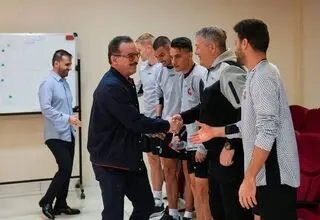 وقتی یک مدیر برنامه، فوتبال ایران را گروگان می‌گیرد!