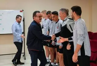 وقتی یک مدیر برنامه، فوتبال ایران را گروگان می‌گیرد!