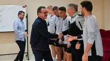 وقتی یک مدیر برنامه، فوتبال ایران را گروگان می‌گیرد!