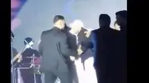 حرکت عجیب یک طرفدار در کنسرت مجید رضوی و نحوه برخورد او+ویدیو