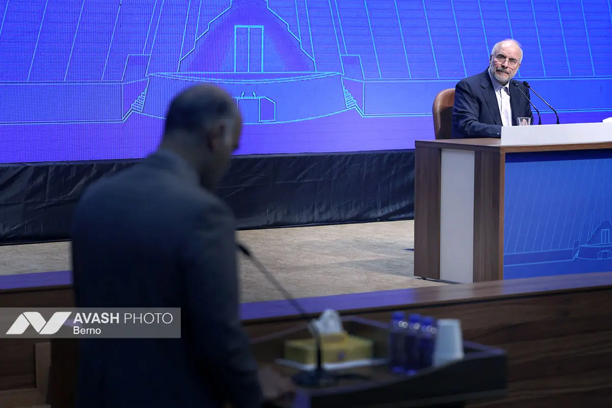 نشست خبری رئیس مجلس شورای اسلامی