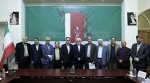 عارف: کتاب کاغذی حذف‌شدنی نیست، دولت حامی ناشران است
