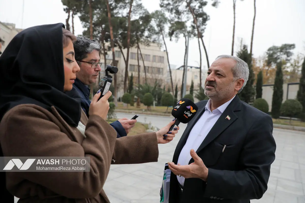 اعضای هیأت دولت در جمع خبرنگاران