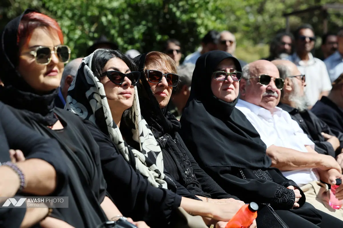 مراسم تشییع پیکر احمد پژمان