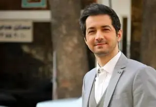 صدای بمباران در پخش زنده برنامه نجم الدین شریعتی و واکنش مهمان برنامه/ ببینید