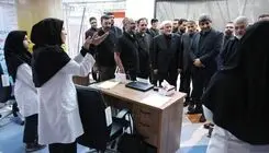 بازدید عارف از مراکز اسکان و درمان زائران مراسم تشییع رهبر شهید