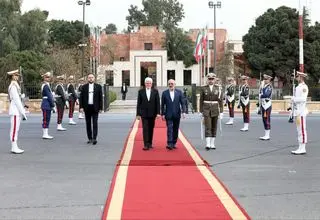 عارف به مسکو رفت