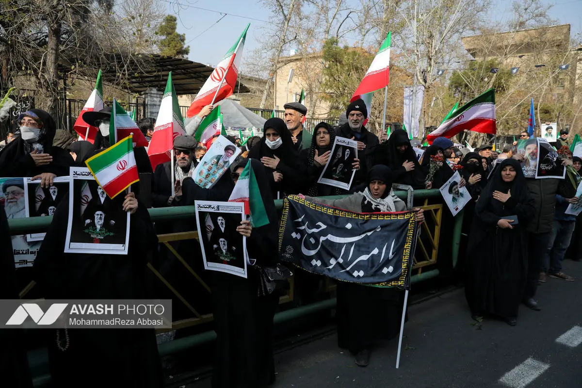 تشییع پیکر ۳۵ شهید جنگ رمضان در تهران -۲