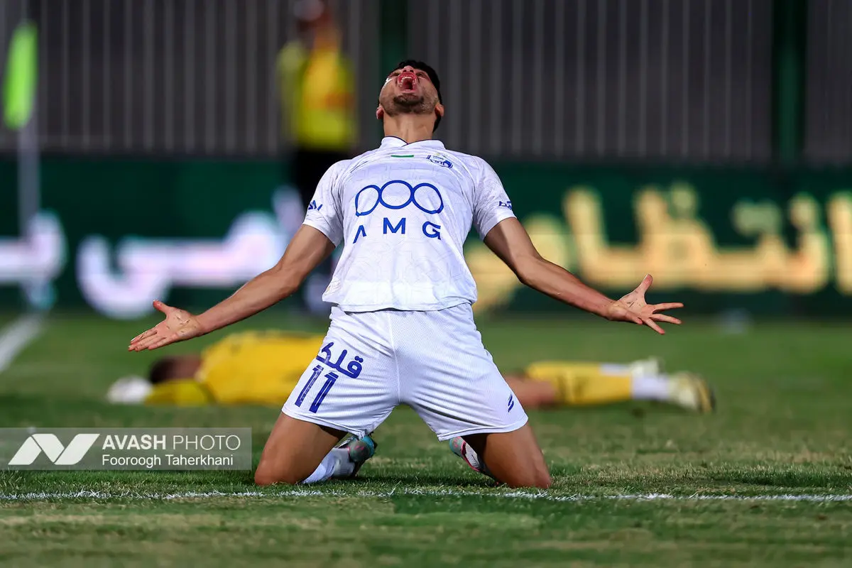 لیگ برتر فوتبال - استقلال و چادرملو