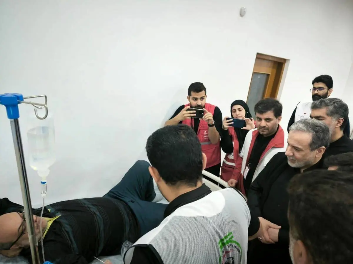 عیادت وزیر امور خارجه از شهروندان بیمار ایرانی حاضر در نجف